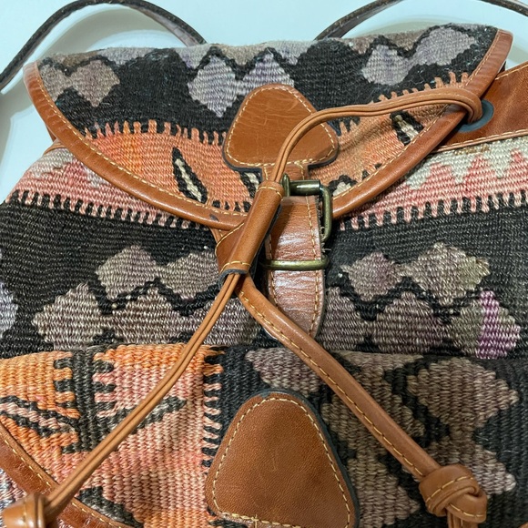 Vintage 90s Unisex Boho Artisan Cotton Woven Aztec Dhurrie and Leather Backpack - Picture 4 of 16